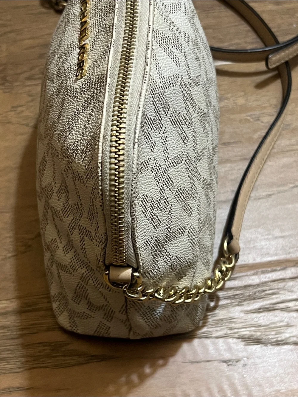 Michael Kors Jet Set Crossbody Bag Beige MK Logo Small Chain Strap